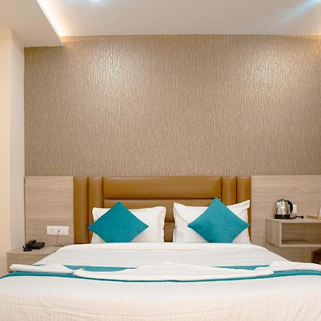 Hotel Ananda Kashi Varanasi Dış mekan fotoğraf